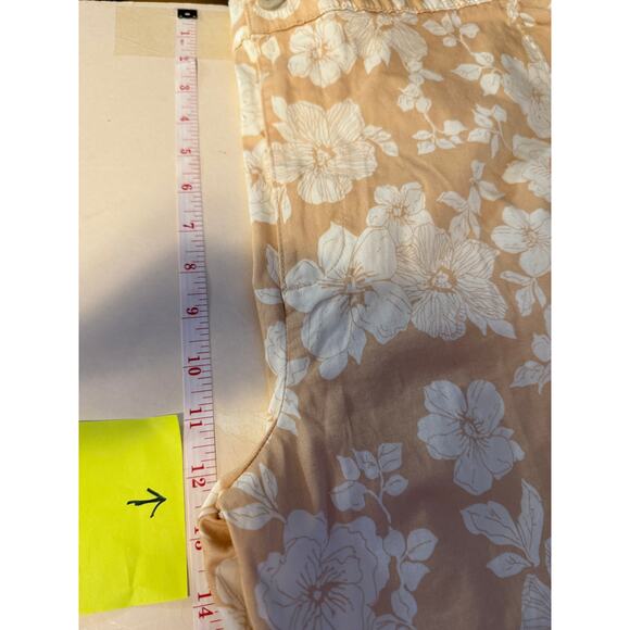 NWT Jach’s Girlfriend XXL Floral Shorts tan White Summer Casual Resort Cotton - Picture 11 of 13